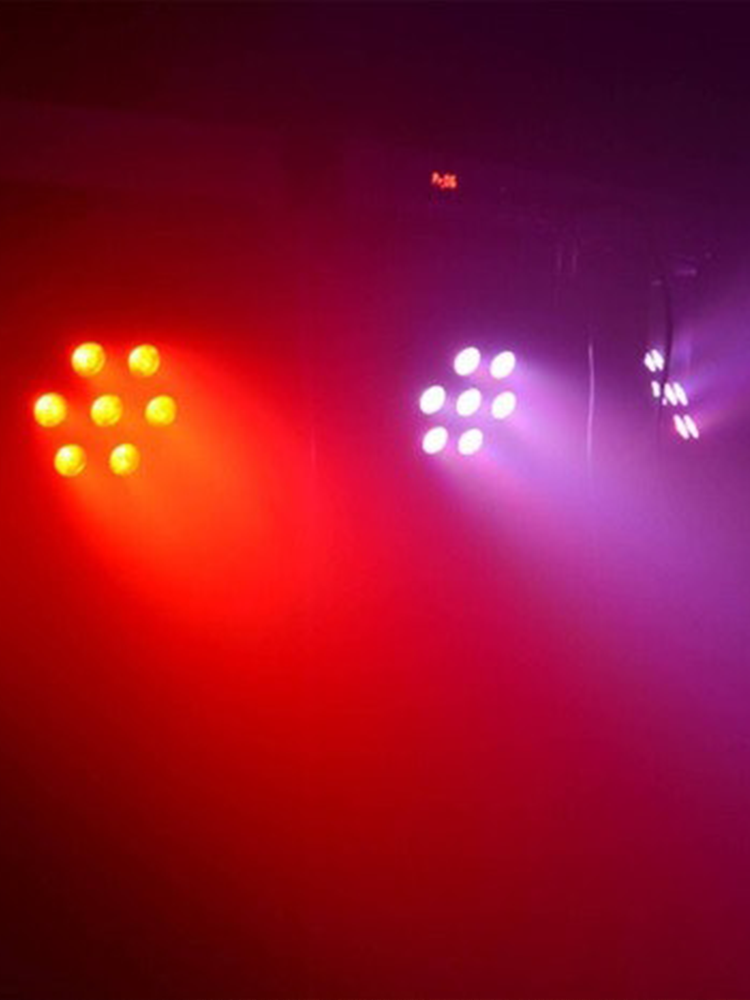 Partylampor i rökig miljö.