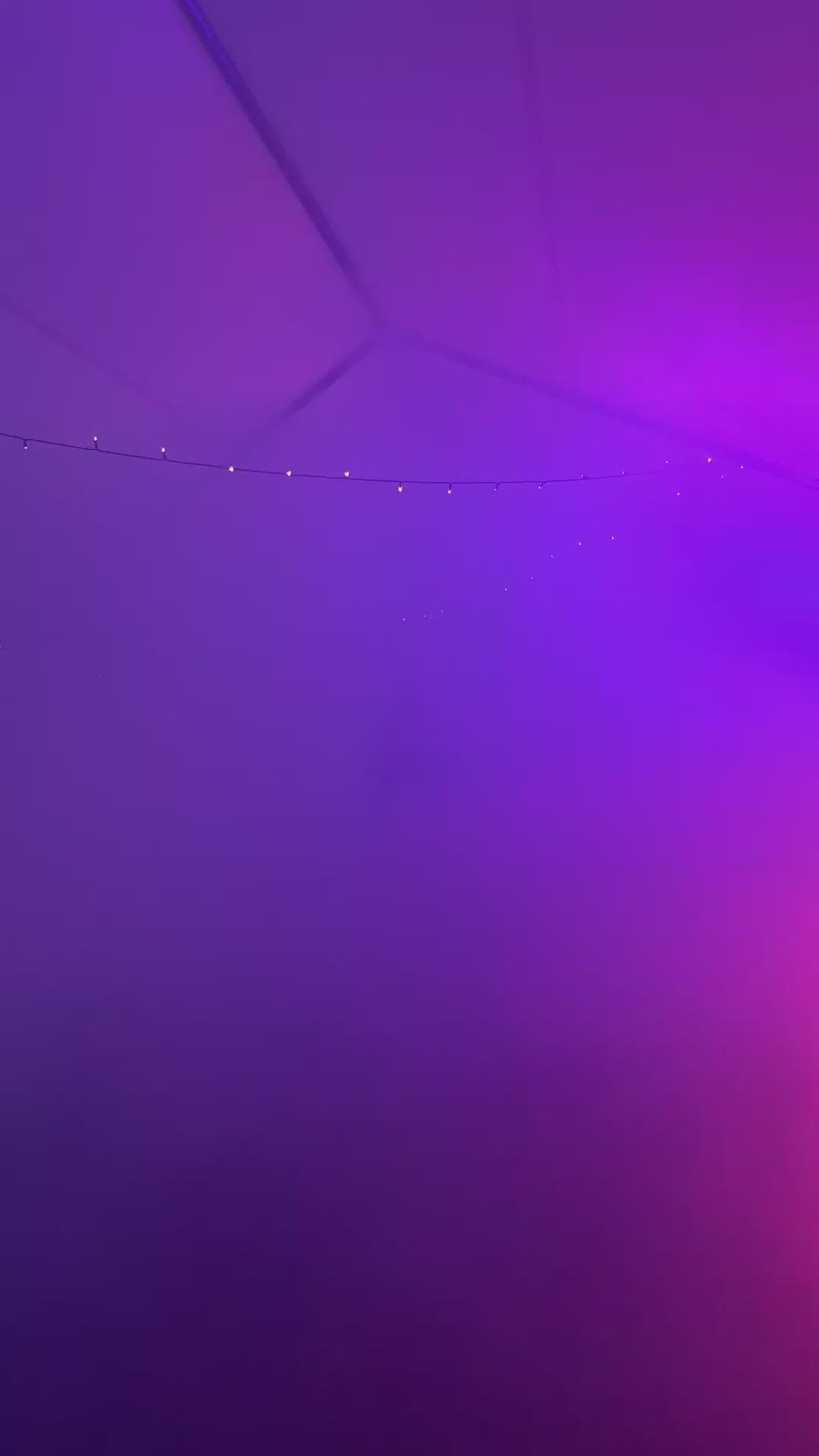 Video som visar hur rökmaskinen fyllt ett partytält 4x8